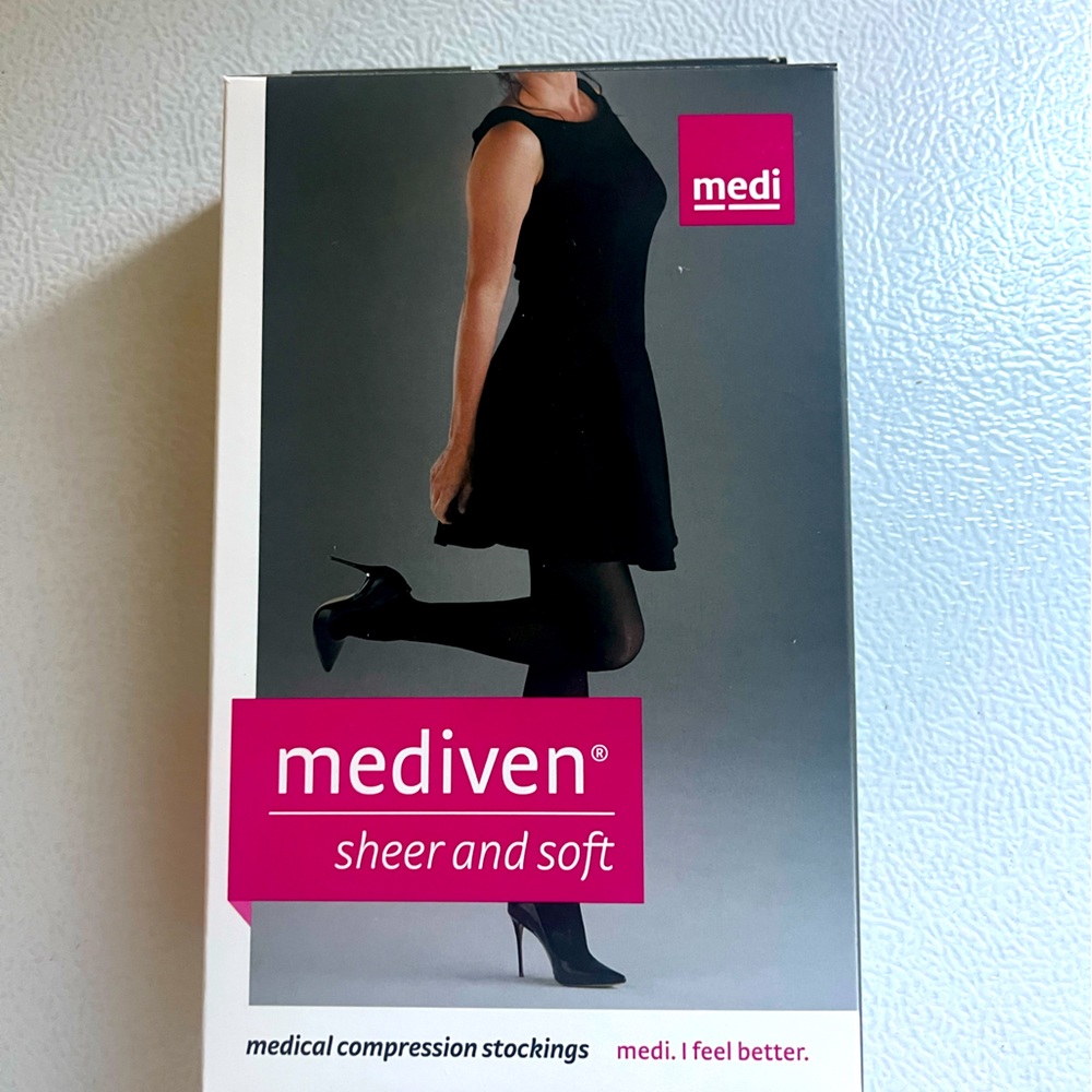 mediven sheer and soft 15-20mmHg compression stockings navy brand new in box